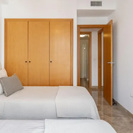 Charming With Spacious Terrace, Pool And Nearby Сasa de vacaciones *