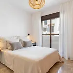 Σπίτι διακοπών Charming With Spacious Terrace, Pool And Nearby *