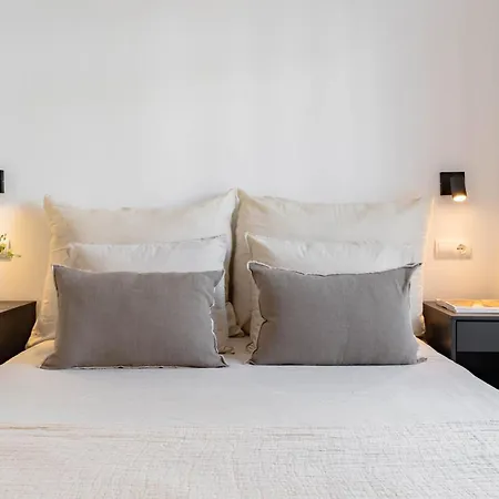 Charming Estepona Apartment With Spacious Terrace, Pool And Beach Nearby Feriehus *