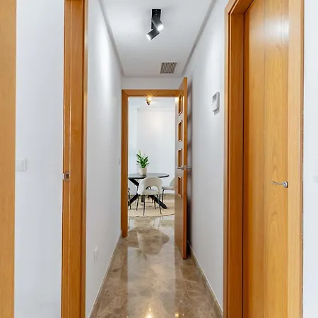 Charming With Spacious Terrace, Pool And Nearby * Estepona