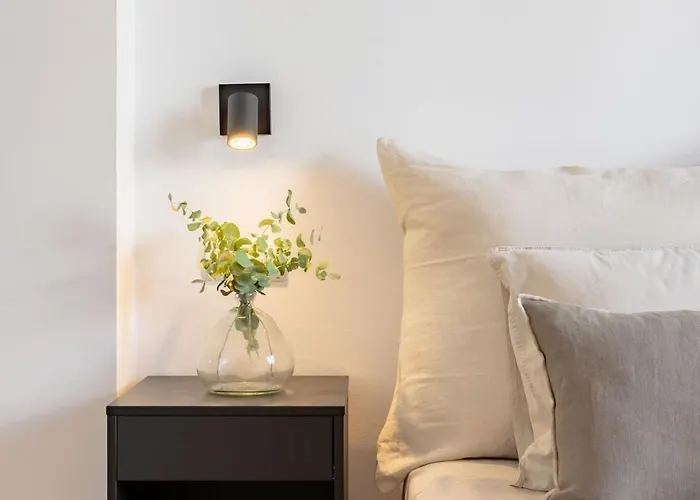 Дом отдыха Charming With Spacious Terrace, Pool And Nearby Эстепона